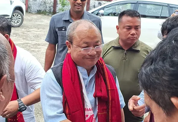 Tagak visits flood-hit East Siang, Lower Siang dists